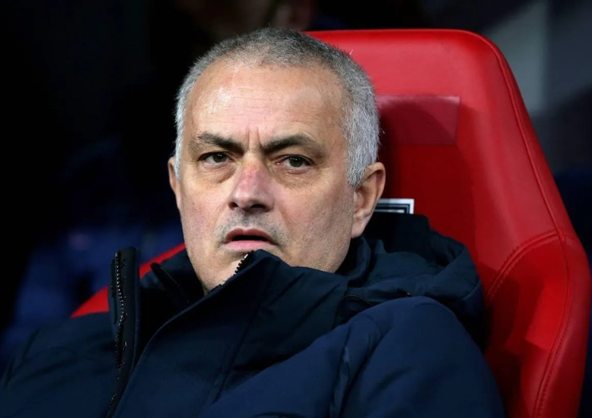 José Mourinho confirme son intérêt pour le poste d’entraîneur de Benfica