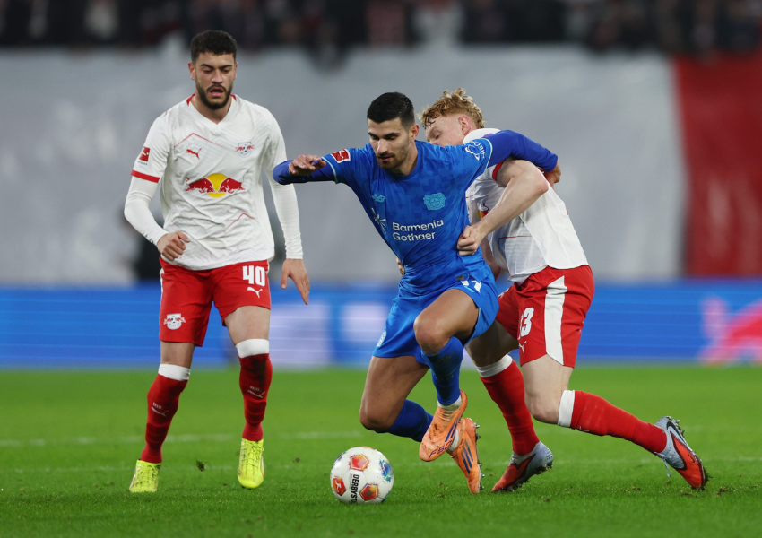 Leverkusen fait tomber Leipzig et s’invite sur le podium