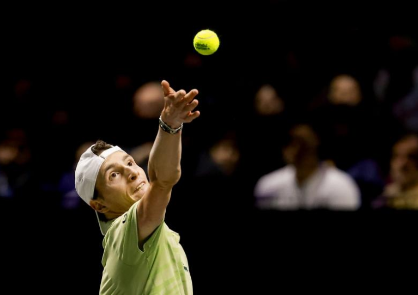Ugo Humbert tombe face à Alex de Minaur en demi  finale