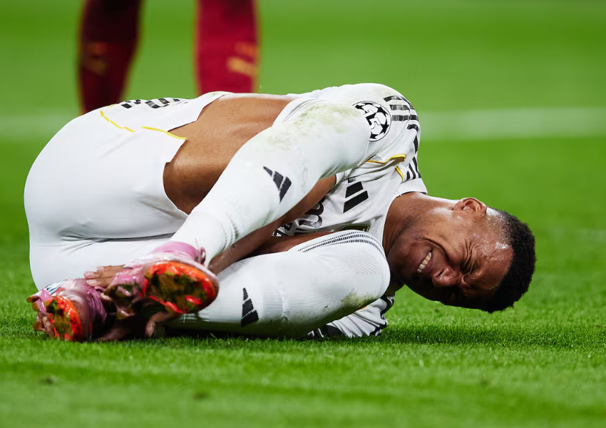 Kylian Mbappé blessure genou : 5 infos inquiétantes